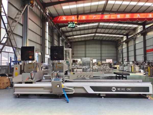 Perfil de alumínio Máquina de serração automática lâmina de serra é 550 mm de diâmetro Corte 45 e 90 graus