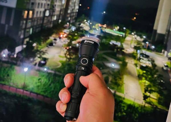 Ultra Bright LED Camping 2100lm Charging Torch Light