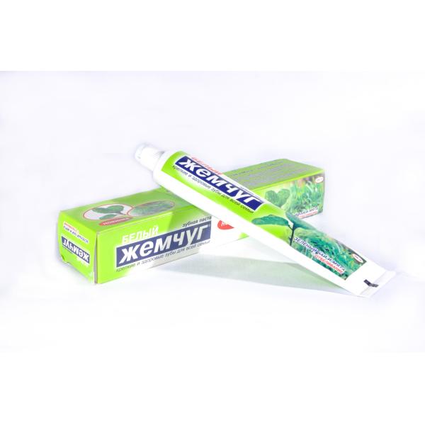 Dentes fortes do perfume da hortelã que claream o dentífrico para o uso da família