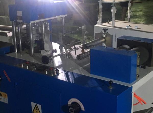 High Speed Napkin Folding Machine Semi Automatic 1/4 Folded Pneumatic Feeding Type