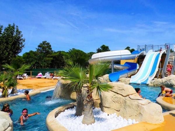 Amusement Park Facilities Aquatic Game Fiberglass Water Slide 1 Person Riders
