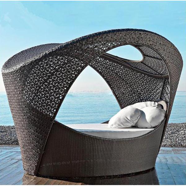 Outdoor Beach Lounge PE Rattan Sun Bed with Water Proof Cushion and Aluminum Frame