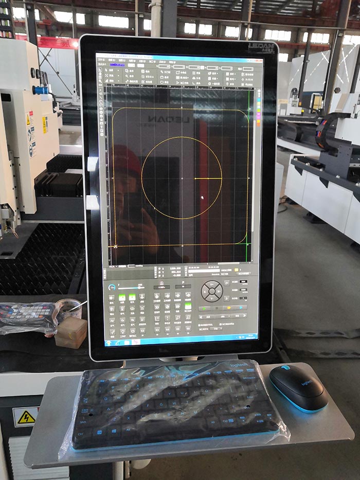 машина X y z лазера CNC машины резца лазера металла Cnc металлического листа волокна 6kw