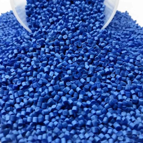 PE PET couleur bleu clair et rapide Masterbatch Granules de résine Film bleu soufflé