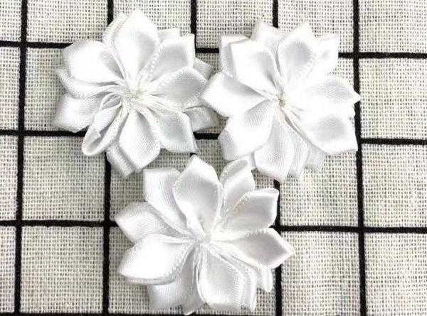 Christmas Handmade Ribbon Flowers For DIY Accessories / Hanging Ornaments