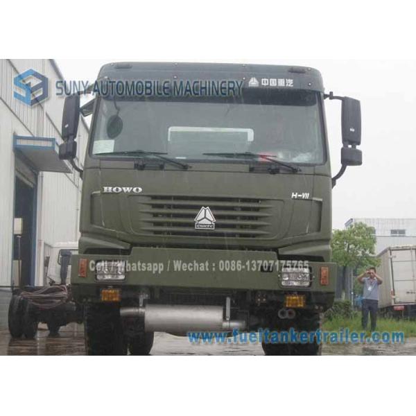 SINOTRUK HOWO 4X4 Chemical Tanker Truck 12000 L Oil Tanker All Wheel Drive