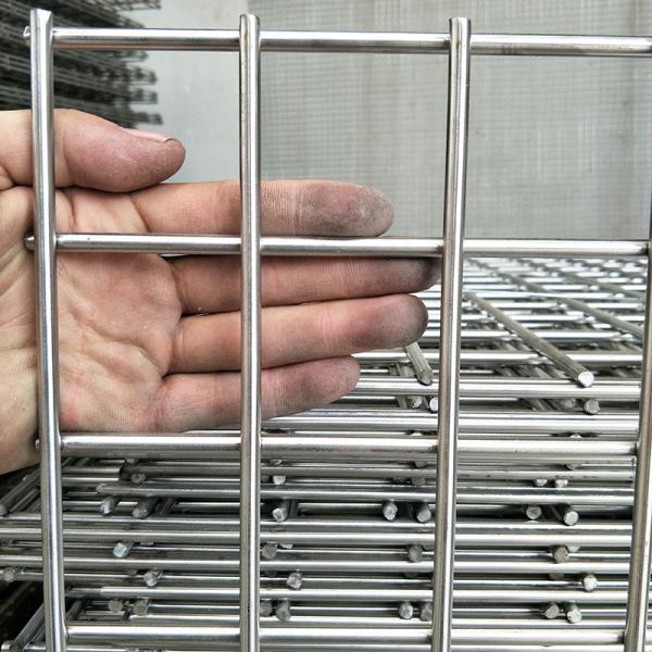 A eletricidade galvanizou a cor soldada da prata de Mesh Panels 10*10cm do fio