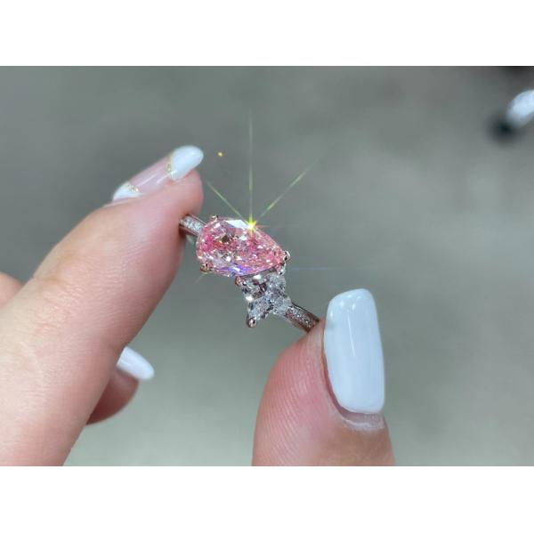 Розовая и белая груша 1,5 кл. Лабораторно выращенные синтетические бриллианты, сделанные человеком.