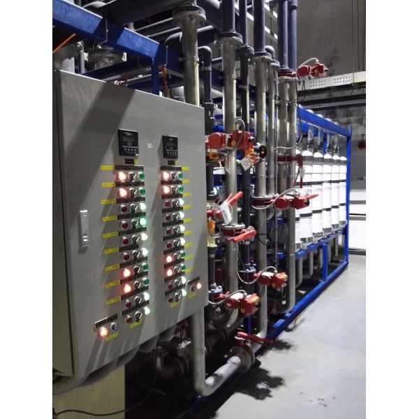 10M3/H RO EDI Water Treatment System Fully Automated Indoor / Outdoor Installation