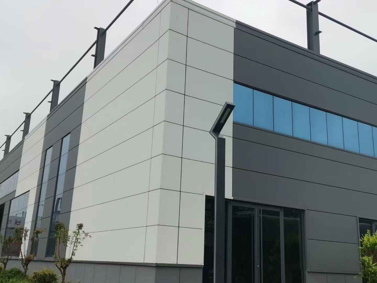 Anti Wind Earthquake Resistant Bolt Connection Prefab Steel Workshop Complete Set Sandwich Panels Single Sheets Doors Windows Bolts