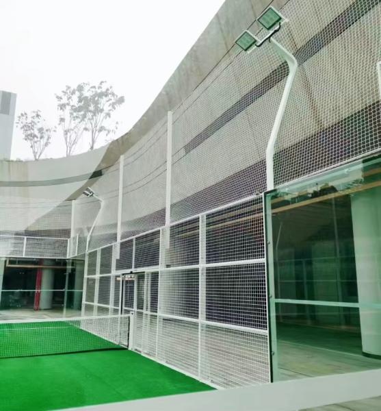 Vente à chaud multi-fonctionnelle de padel cour de tennis cour de padel avec toit électrique amovible cour de padel super panoramique