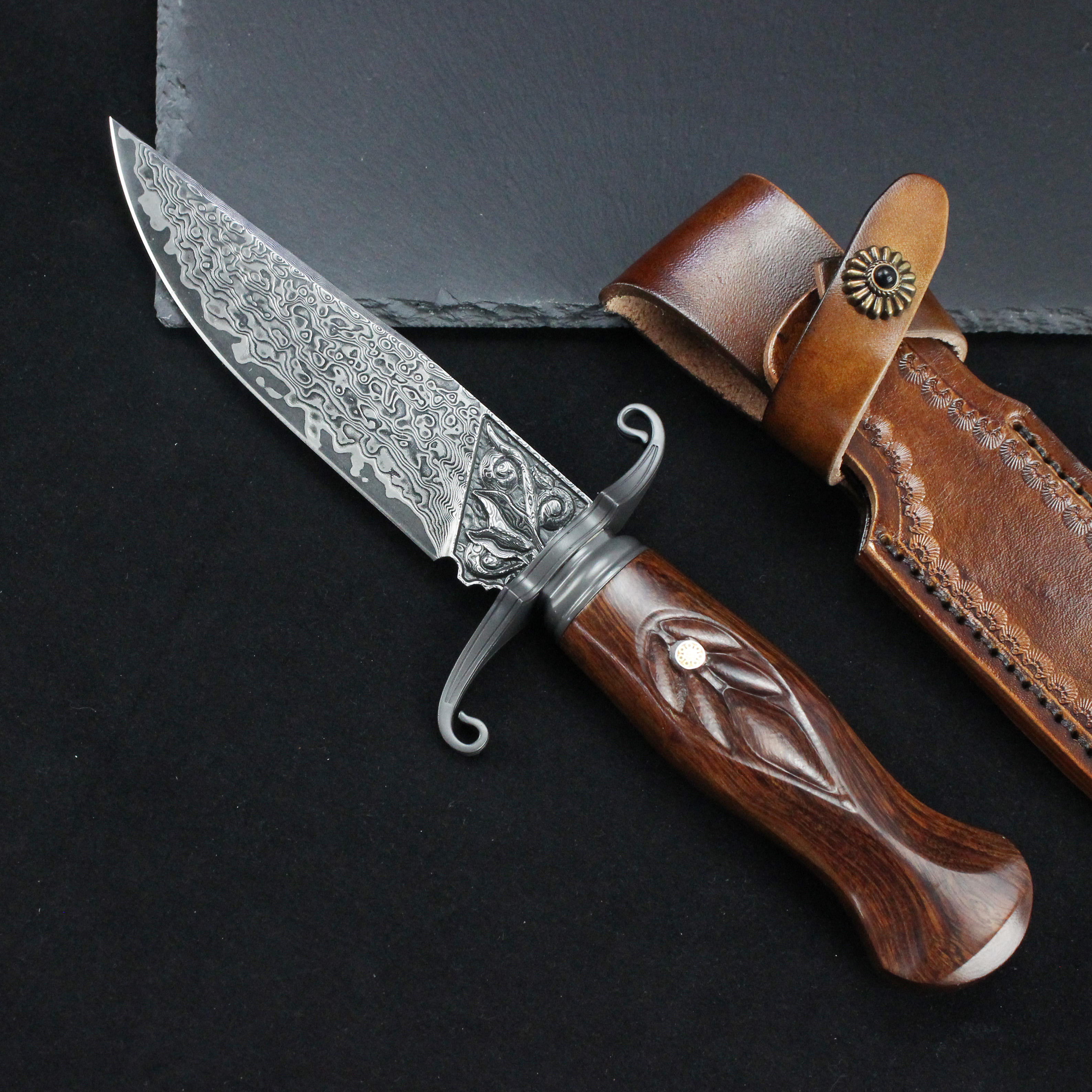 High Quality Damascus Fixed Blade Knife Sand Iron Wood Handle Hunting Survival Knife Camping