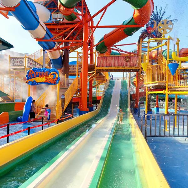 Water Playground Fiberglass Big Curve Water Slide With the Amusement Playground Equipment and Play Set