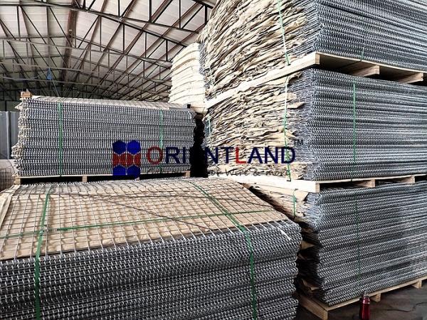Non Woven Permeable Geotextile Lined Welded Mesh Hesco Wall Barrier Heavy Duty