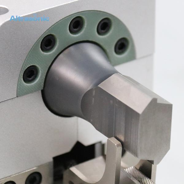 20kHz 3000W Ultrasonic Metal Welding Machine For Copper Pipe Sealing