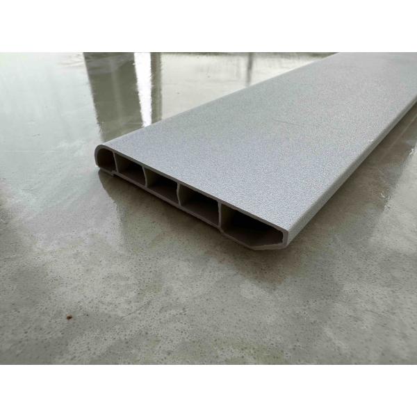 Ligne de protection contre les bords de plancher en PVC avec caractéristique