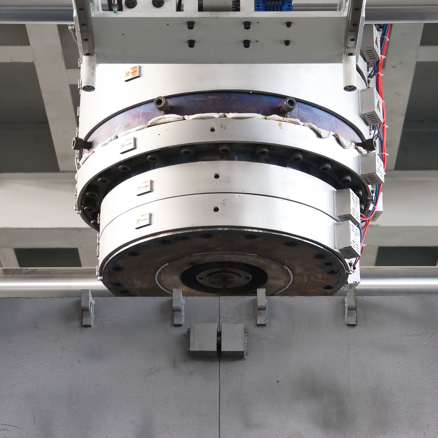Huayu 6000L 4‑Layer Accumulator‑Type Blow Molding Machine
