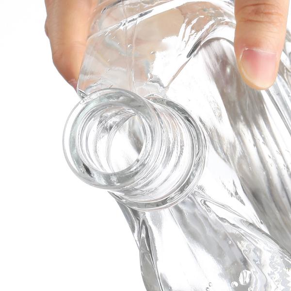 Customized 500ml 750ml 35cl 50cl 75cl Glass Bottles With Screw for Vodka Whiskey Brandy
