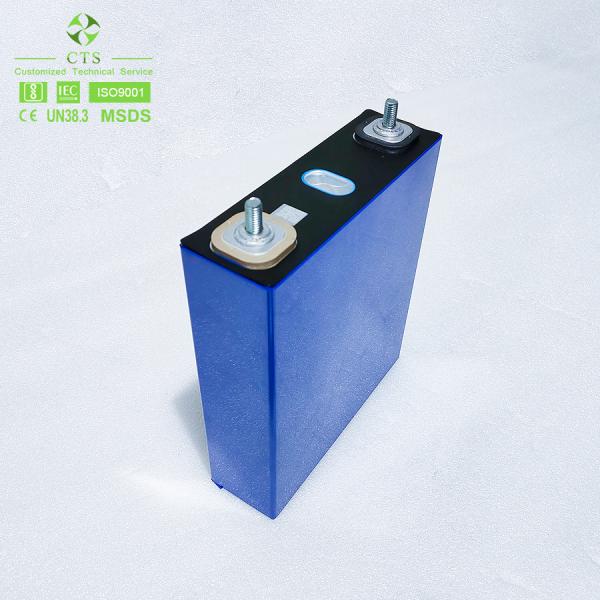 Cellule de batterie au lithium Lifepo4 3.2V 50Ah 100AH 206AH 280AH 304AH pour l'énergie solaire