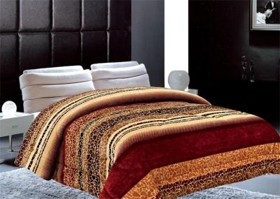Geometric Type Winter Bed Covers , 5cm Thickness Solid Comforter Sets