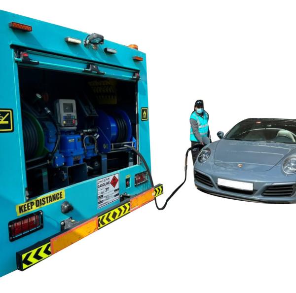4x2 Drive Wheel Medium Diesel Refueling Tank Truck Manual Transmission With 5000L Tank Volume