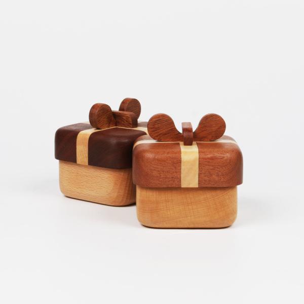 Wooden box with lid  ring box Wedding diamond ring jewelry gift box