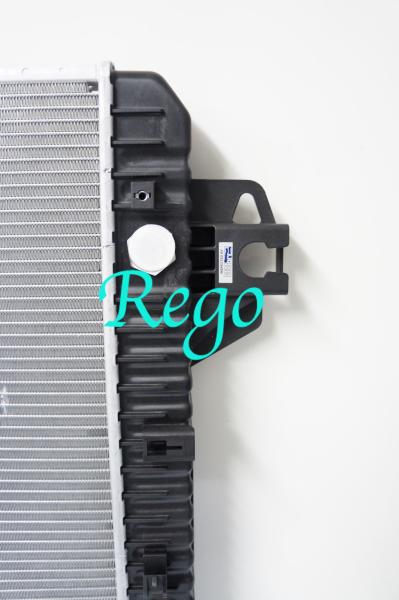 OEM No.52080118AA Jeep Liberty Automobile Cooling Aluminum Radiator Replacement