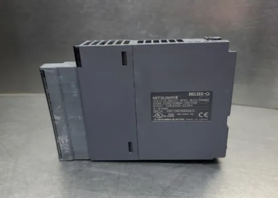 Q62AD-DGH Mitsubishi Universal Model Redundant Power Supply Module 100 To 240 V AC