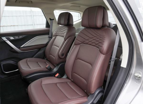 Os carros 1.5T 181HP L4 6 do combustível de MPV assentam o veículo novo de alta velocidade da viagem de negócios dos carros