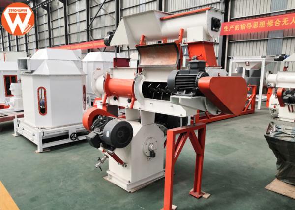 1.5 - 12mm Pellet Size Chicken Feed Pellet Machine High Efficiency For Farm