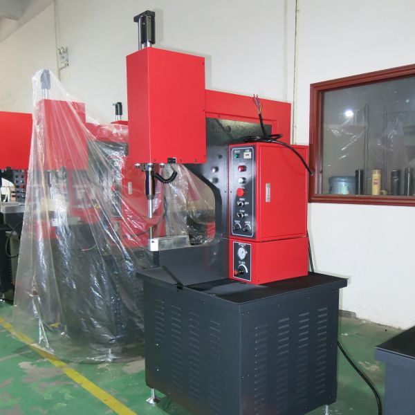 Precision Automatic Hydraulic Fastener Insertion Riveting Machine With Feeding System