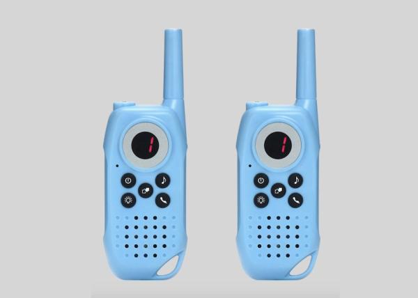 Walkietalkie pequenos livres da licença das crianças com grampo e correia traseiros
