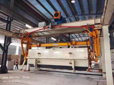 Rodas que levam o tijolo concreto automático completo da máquina de corte AAC da cruz da planta da placa-AAC do lado da planta do bloco de L5000mm AAC