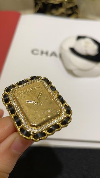 Elegant 18K Gold Plated Square Ring with Swarovsk* Diamond and Leather-Wrapped Chain