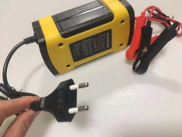 RoHS 12v 4ah Intelligent  Battery Charger Fireproof  Material