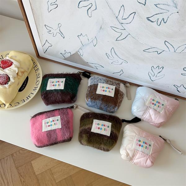 All Seasons Customized Color Mini Plush Cosmetic Bag for Women Portable and Compact