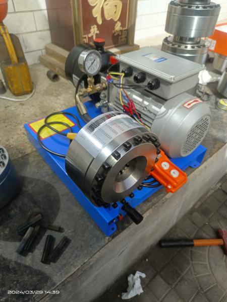 2.2 KW Motor 220V Hydraulic Hose Crimping Machine with 1 Inch Crimping Range for 6-25mm Hoses