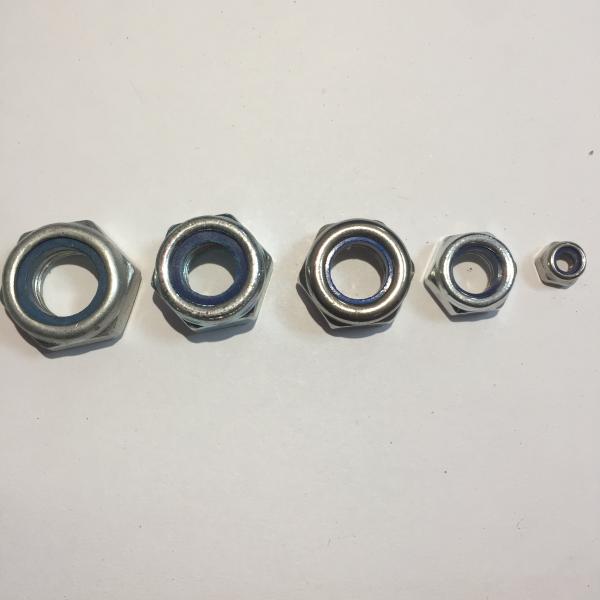 Черная оксидная отделка DIN985 нейлонная шестиугольная антискользящая самозаключающаяся орешка