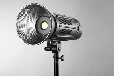150W Daylight Balanced LED Video Lights LS FOCUS 150D Compact Photo Light With Reflector