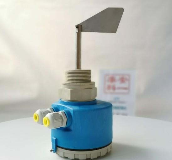 Capteur de niveau de niveau de la série Endress+Hauser FTE20, sortie SPDT, monture filetée, carrosserie en polycarbonate, certifié ATEX