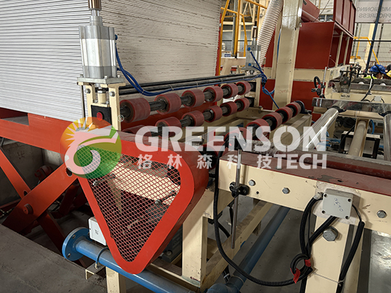 PVC Gypsum Board Laminating Machine with 1300mm Effective Laminating Width, 15m/min Speed, and 2-6 Million Sqm Capacity for Gypsum Ceiling Tile Production