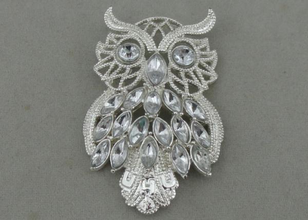 UHU Souvenir Badges By Pewter Die Casting , 3D Design with Rhinestone And Silver Plating