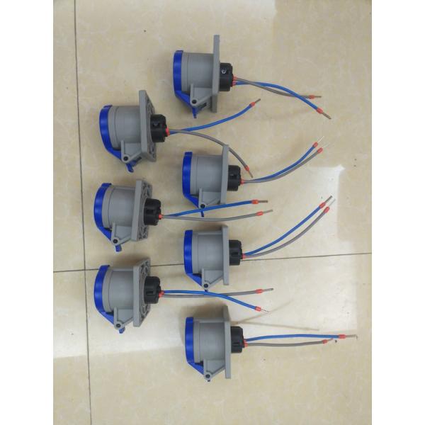 313 гнезда IP44 штепсельной вилки 3P 16A 220V прямых промышленных делают водостойким с голубой крышкой