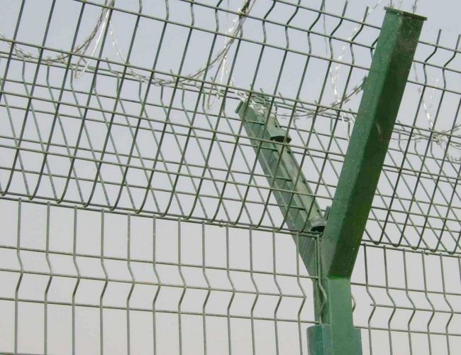 ячеистая сеть 4.0m 5.2m пластиковая покрытая обшивает панелями сетку службы безопасности аэропорта ограждая панели
