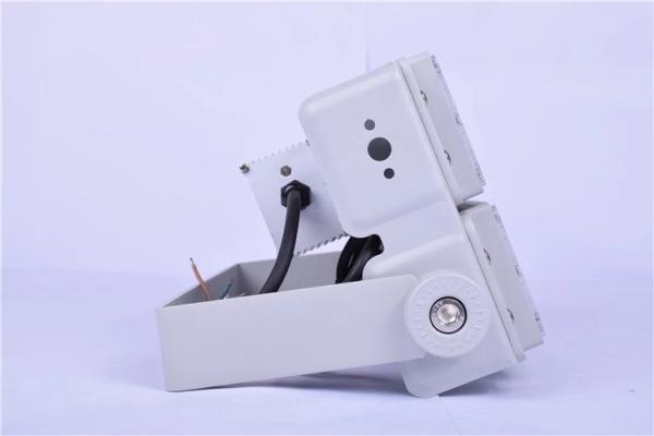 Die Casting Alumium Led Tunnel Lamp 130lm/w Daylight Silver 100W 5 Years Warranty