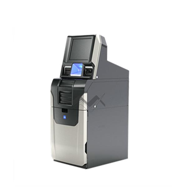 На открытом воздухе банкомат ATM окна 10 с экраном касания