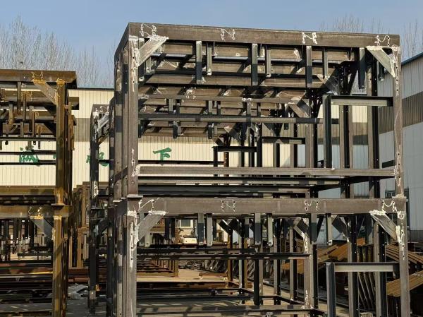 Plateforme de structure en acier personnalisée pour soutenir l'armoire électrique au bas de la tour de vent galvanisée à chaud