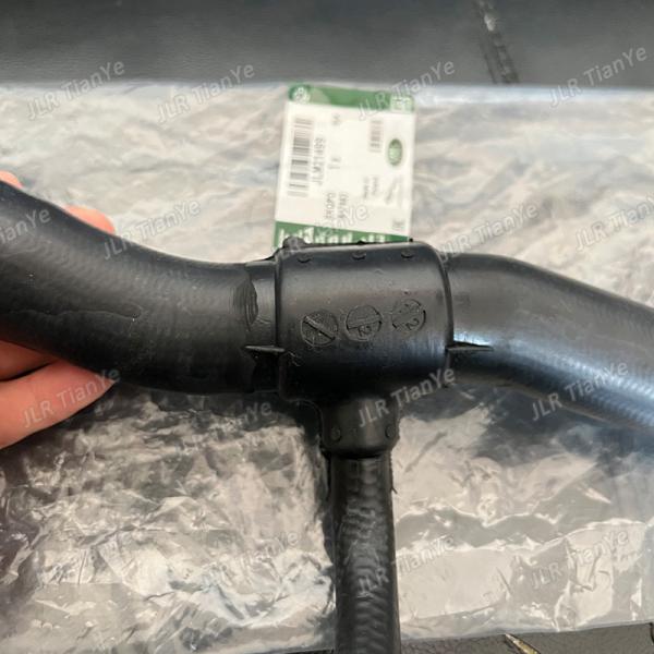 Range Rover Car Parts Jaguar 3.0 V6 Petrol Upper Radiator Coolant Hose JLM21499