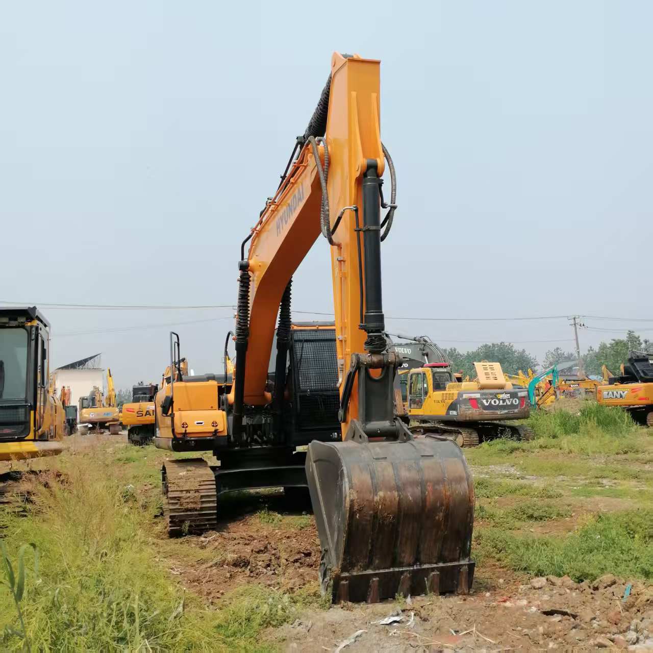 95% New Korea Hyundai 225LC-9S Top Used Excavator 2025 Brand Original Design with Stable Performance Competitive Price in China