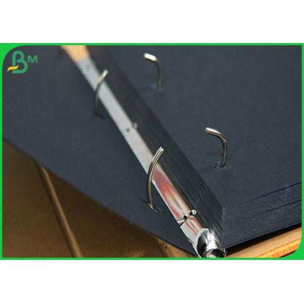 La madera reduce la cartulina a pulpa negra de doble cara 300g para el rollo de la caja 787m m del CD